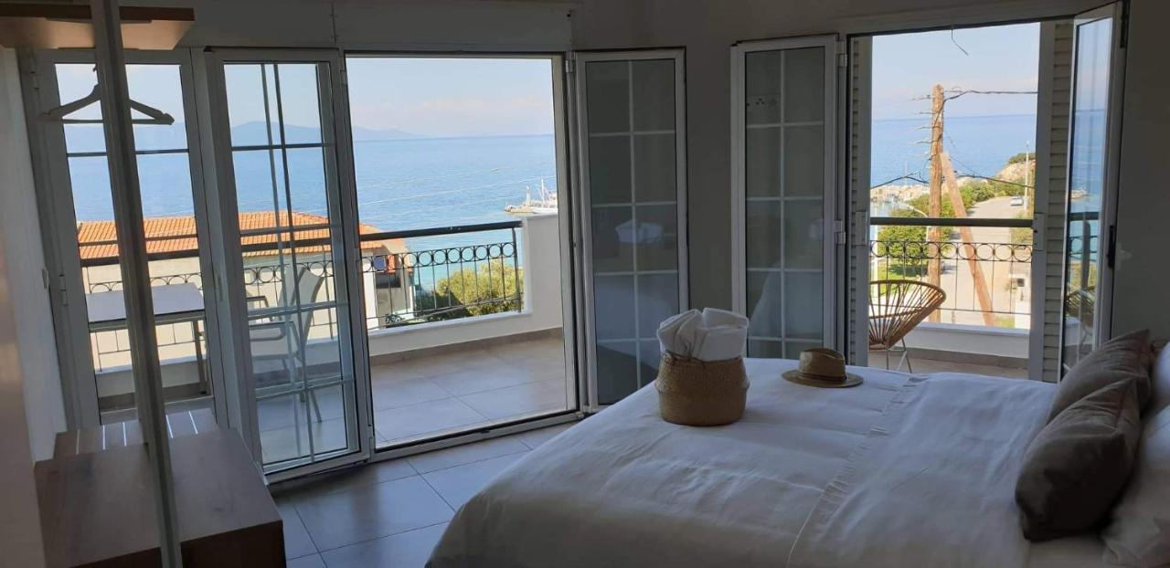 Villa Eleni Greece - Wonderful Sea View Studios Неа Рода Екстериор снимка